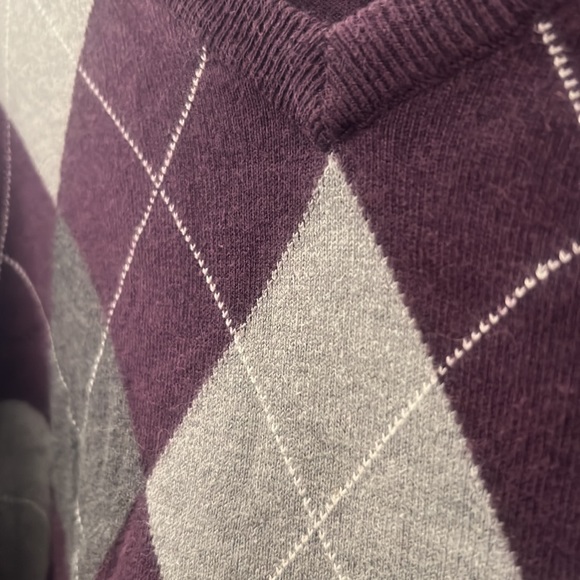 Rare Purple Burgundy Croft and Barrow V Neck Sweater - Picture 3 of 4